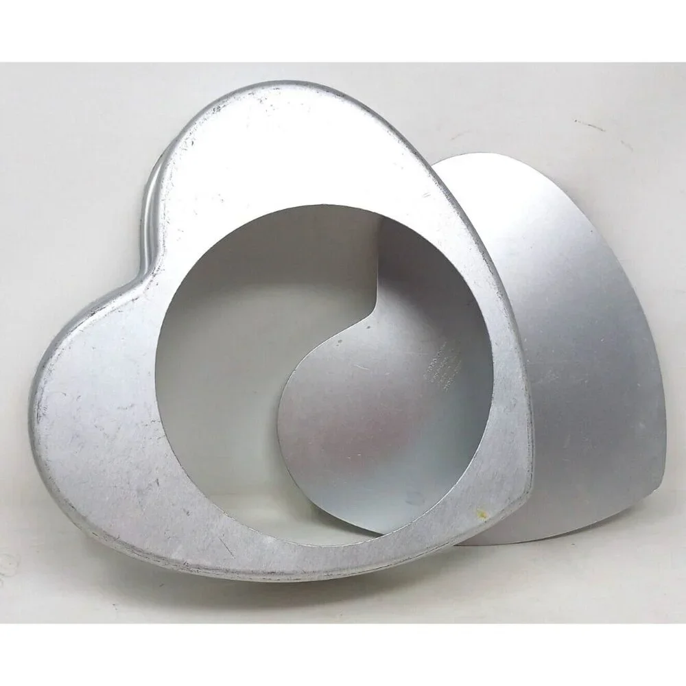 Wilton Heart Shaped 2 Piece Cake Pan Set 1990 Aluminum 9.5
